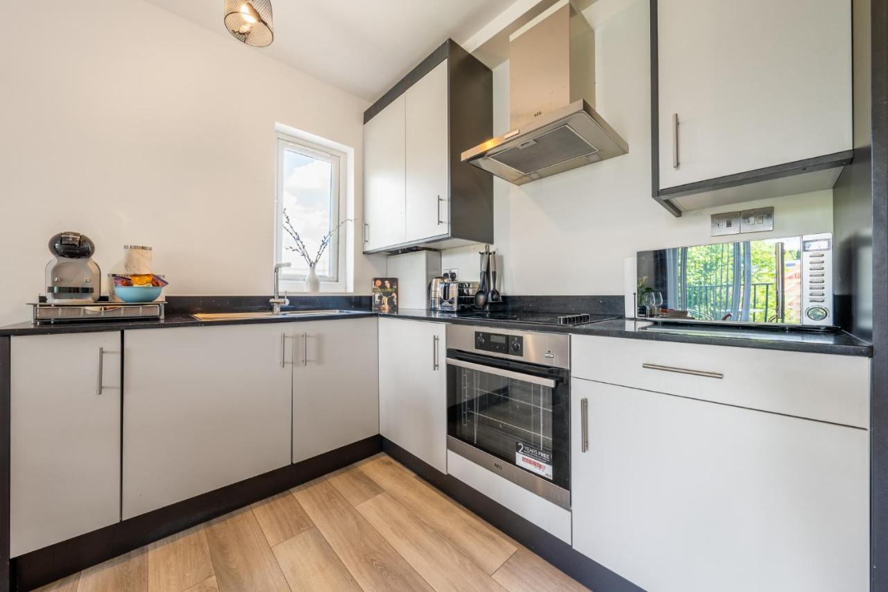 Ashview 8 - Heathrow - Business - Free Parking Leilighet Staines-upon-Thames Eksteriør bilde